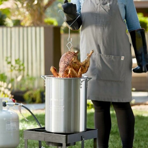 RAPICCA Heat Resistant BBQ Grill Gloves in action during grilling.