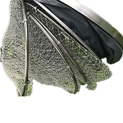 Metal wire basket with curved handles